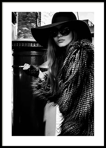 Lady In The Hat Affiche dans le groupe Affiches / Noir et blanc chez Desenio AB (10163)