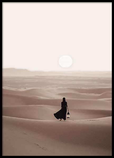 Woman in Desert Affiche dans le groupe Affiches / Nature chez Desenio AB (12341)
