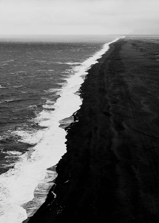 Black Beach Aerial Affiche / Noir et blanc chez Desenio AB (10237)