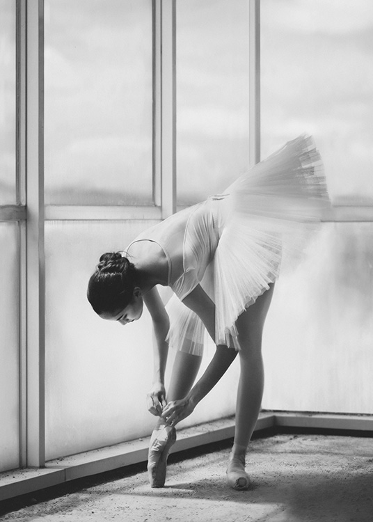 Ballerina Preparation Affiche / Noir et blanc chez Desenio AB (10695)