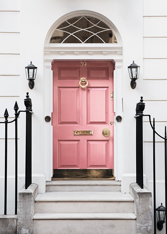  – Photographie moderne d'une porte d'entrée rose d'une vieille villa de Londres