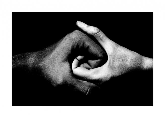 Holding Hands Affiche / Noir et blanc chez Desenio AB (11491)