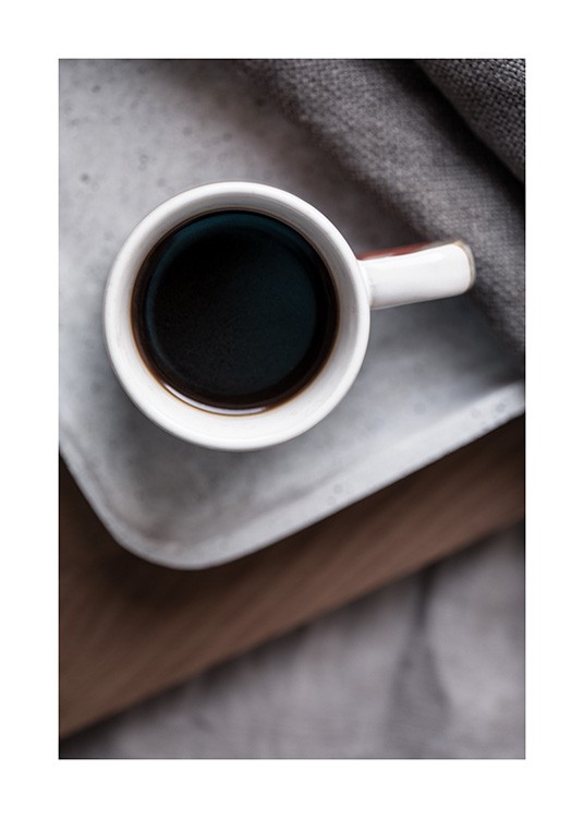 – Photographie de café noir dans des couleurs neutres 