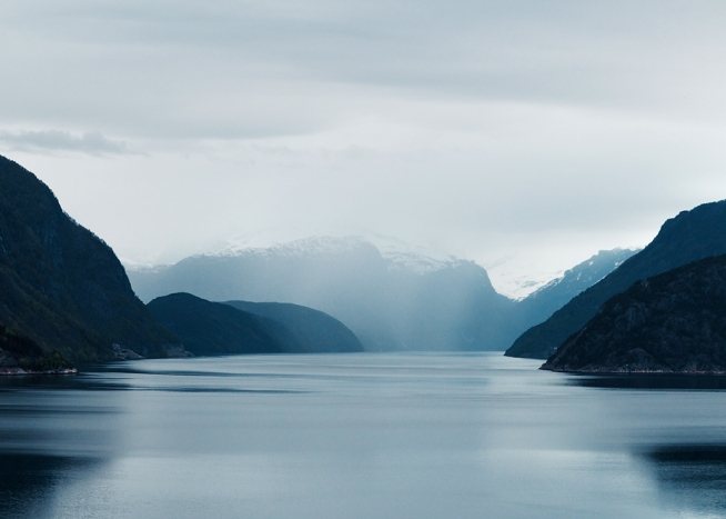–Photographie de fjord norvégien. 