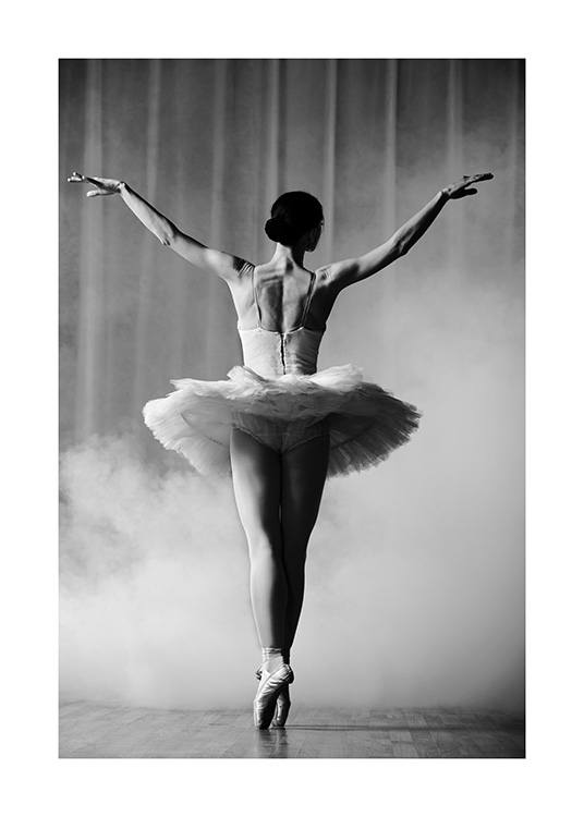 Ballerina in Tutu Affiche / Noir et blanc chez Desenio AB (12290)