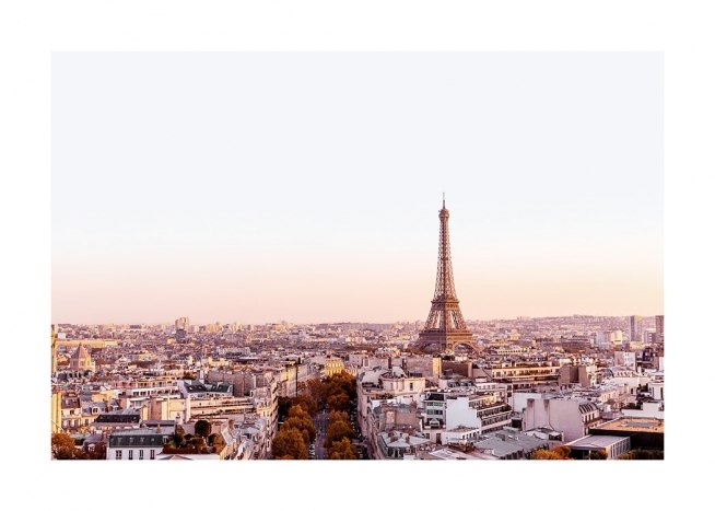  – Photographie de Paris avec ses immeubles et la Tour Eiffel à l’aube
