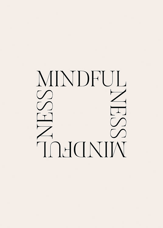  – Texte « Mindfulness » en lettres noires, écrit en forme de carré sur un fond beige