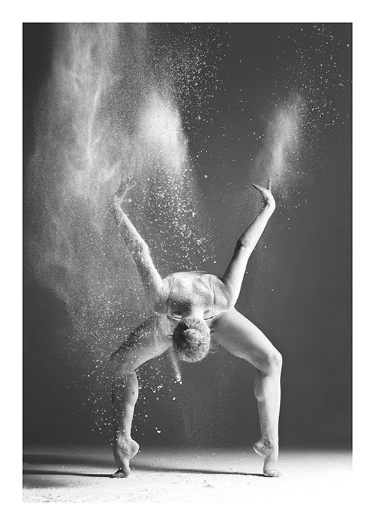 Dancer Three, Affiche / Noir et blanc chez Desenio AB (8220)