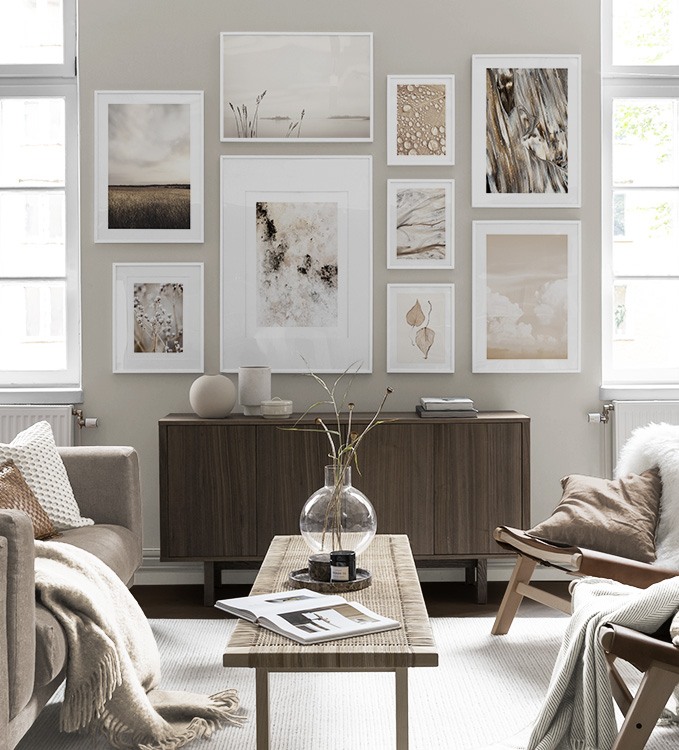 Motifs nature et déco photo dans salon beige
